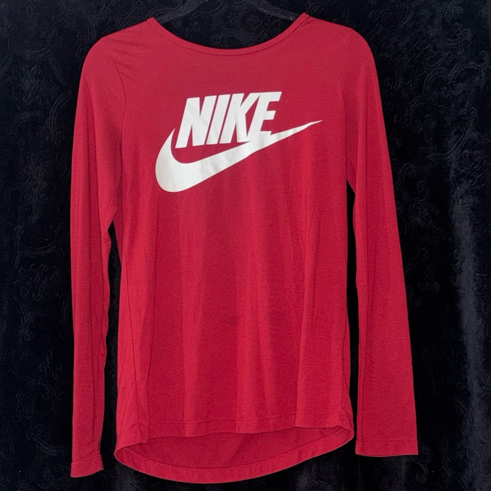 Nike Women's Crimson Long Sleeve Tee | Size small